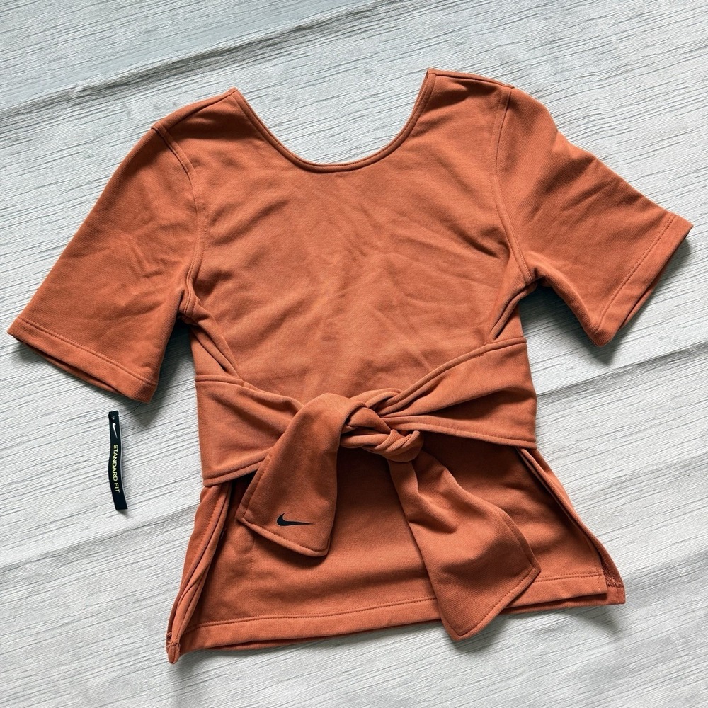 NIKE YOGA STUDIO WOMENS SHORT SLEEVE TRAINING WRAP TOP Burnt Orange Size Small